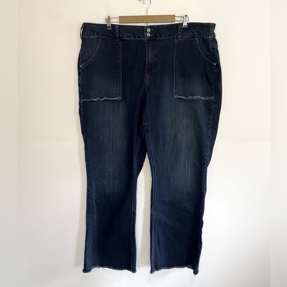 Lane Bryant Boot Cut Jeans Size 26 Cropped Raw Hem Mid Rise Stretch Color Blue - Picture 1 of 9